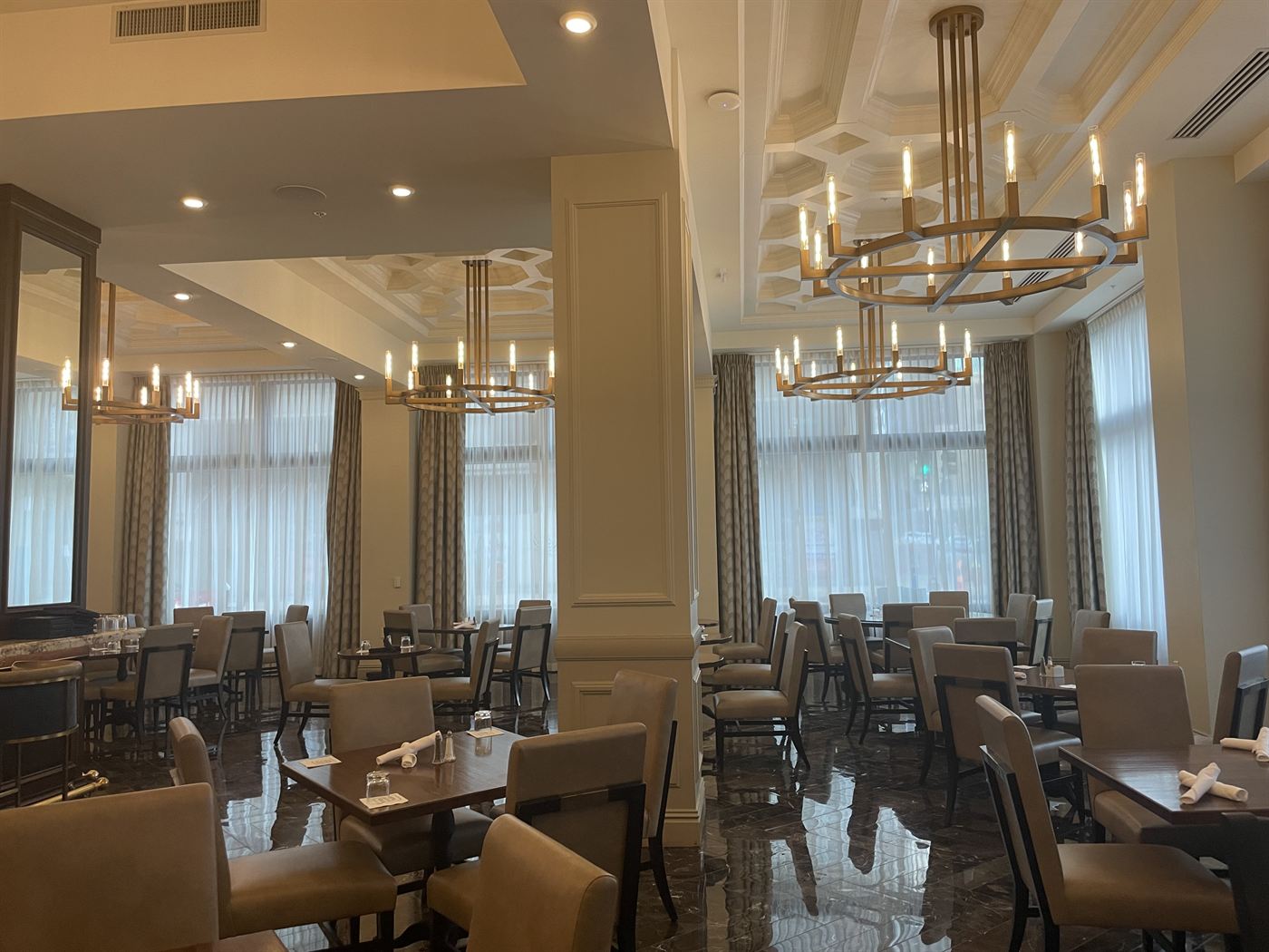 The Union 30 dining room inside Hotel Saint Louis